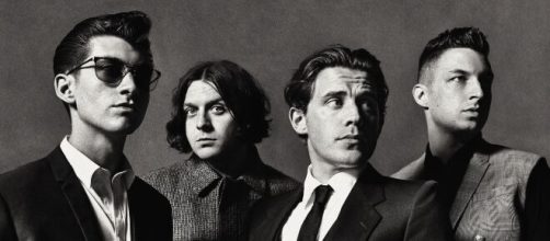 Muito popular no cen&aacute;rio do indie rock, o Arctic Monkeys ganhou popularidade com o disco 'AM', lan&ccedil;ado em 2013. (Arquivo Blasting News)