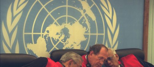 Na foto, ju&iacute;zes do Tribunal Penal Internacional de Haia. (Arquivo Blasting News)