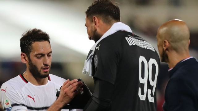 Mercato Milan, rinnovo vicino per Calhanoglu: problemi tra Donnarumma e Raiola (Rumors).