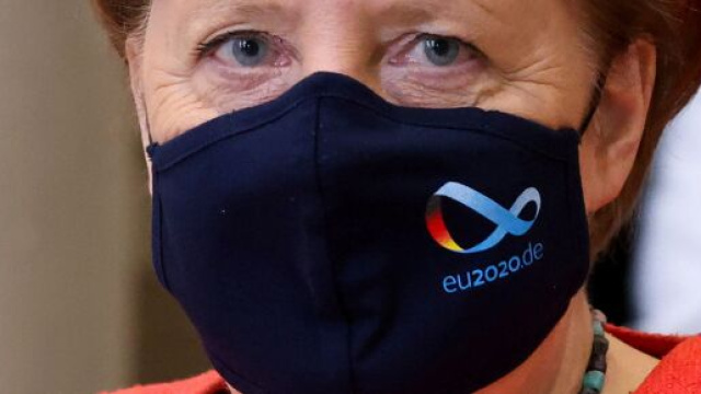 Angela Merkel, guida politica della Germania da 15 anni, &egrave; stata costretta a imporre misure pi&ugrave; restrittive nel periodo natalizio.