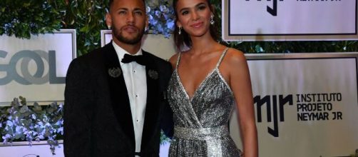 Bruna Marquezine encantou com looks belos. (Arquivo Blasting News)