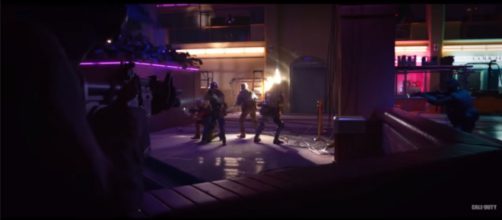 The 'Warzone' community is pretty much annoyed with the invisible glitch in the game. [Image source: Call of Duty/YouTube]