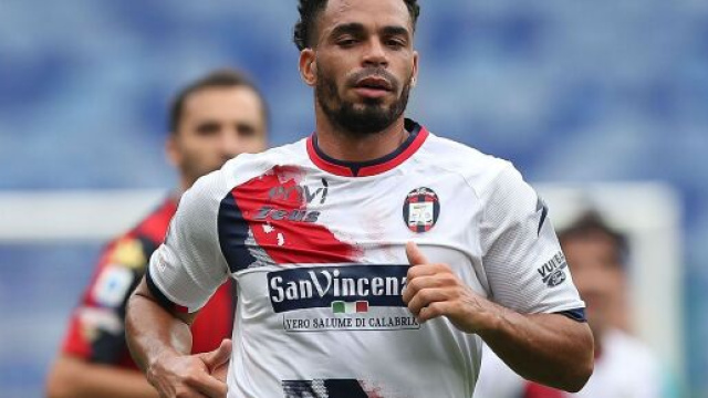 Crotone, interessamenti dalla Serie B per Emmanuel Rivi&egrave;re.