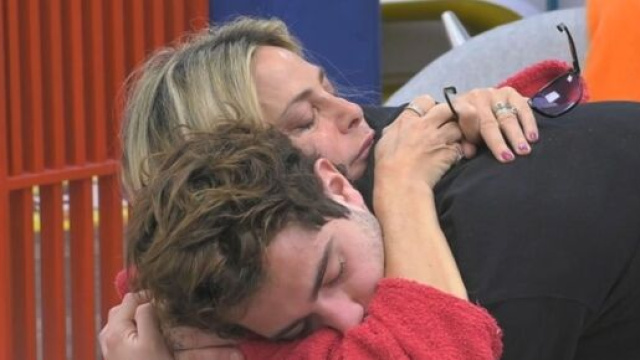 Gf Vip, Tommaso e Stefania si chiariscono: 'Tu sei sempre al primo posto'.