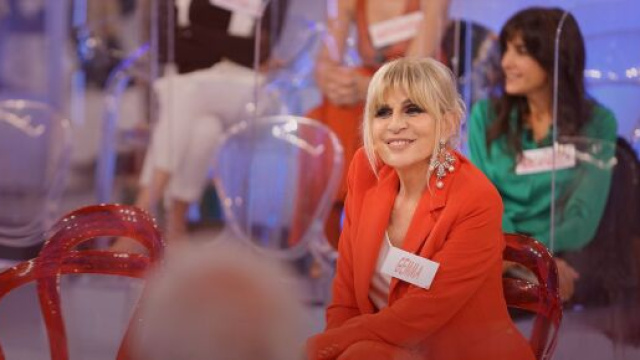 Uomini e Donne, Tina fa il gavettone a Gemma.