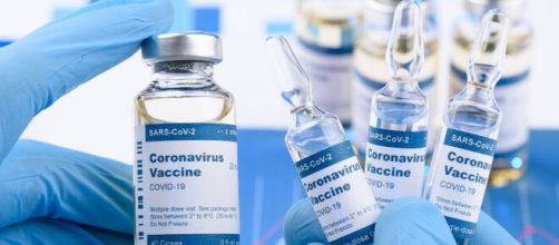 Espa&ntilde;oles esperan ansiosos las primeras vacunas para combatir el coronavirus.