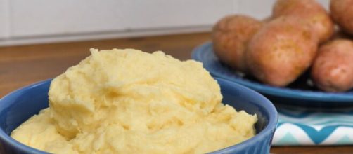 O pur&ecirc; de batatas parece &oacute;tima para a dieta, mas na realidade engorda. (Arquivo Blasting News)
