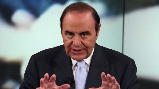 Bruno Vespa contro Amadeus: 'Il programma doveva essere eccezionale vista l'ora'.
