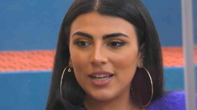 GF Vip, Giulia deride Maria Teresa: 'Ha l'ormone che &egrave; partito'.