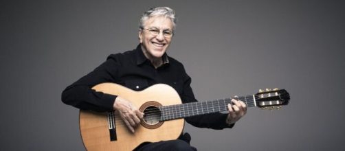 Caetano Veloso faz live. (Arquivo Blasting News)