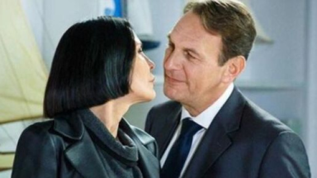 Un posto al sole, anticipazioni 21-25 dicembre: Roberto innamorato di Marina.
