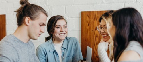 Di&aacute;logo estar&aacute; em alta na vida do nativo de Virgem. (Arquivo Blasting News)