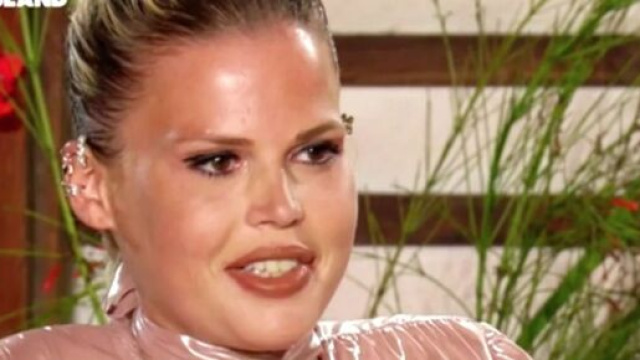 Grande Fratello Vip: Sofia Calesso accusa Carlotta Dell'Isola di essere raccomandata.