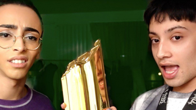 SparkDise pranke ses amis en leur offrant des faux cadeaux de No&euml;l &copy; SparkDise sur YouTube