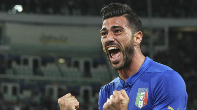 Graziano Pell&egrave; con la maglia della Nazionale.