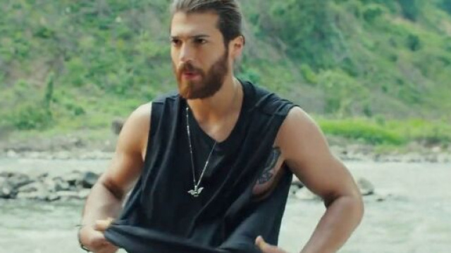 Can Yaman far&agrave; parte di una fiction con Luca Argentero.