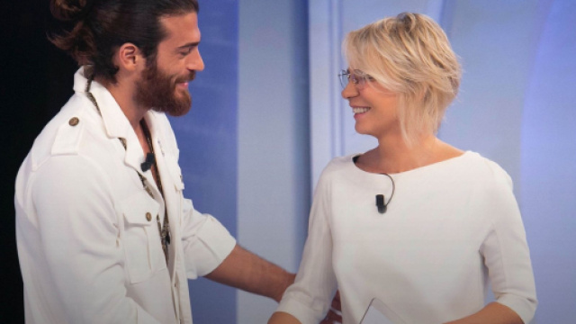 Anticipazioni C'&egrave; posta per te 2021, i primi ospiti: Can Yaman, Sabrina Ferilli e Bonolis.