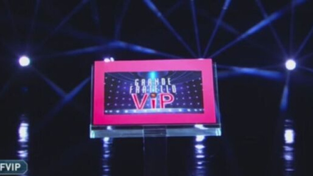 Grande Fratello Vip 25 dicembre programmazione