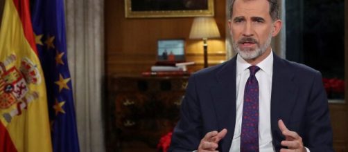 Felipe VI se aleja de su padre en su mensaje