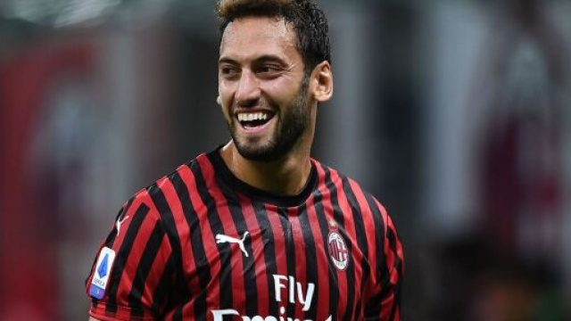 Hakan Calhanoglu, numero 10 del Milan.