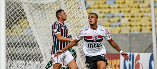 Brenner foi o autor dos dois gols da vit&oacute;ria s&atilde;o-paulina sobre os cariocas. Imagem: (Arquivo Blasting News)