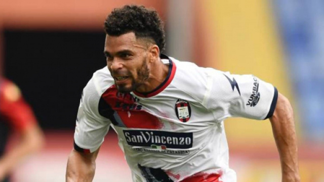 Crotone, Riviere corteggiato in Serie B.