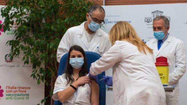Coronavirus, minacce e insulti contro l'infermiera Claudia Alivernini | dire.it