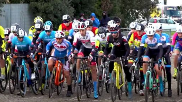 Fabio Aru alla partenza della gara di ciclocross di Ancona