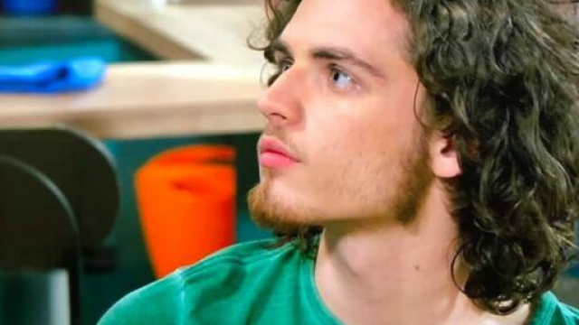 Upas, anticipazioni sino all&rsquo;8 gennaio Vittorio in crisi, Alex pentita della sua scelta di non andare a Madrid.