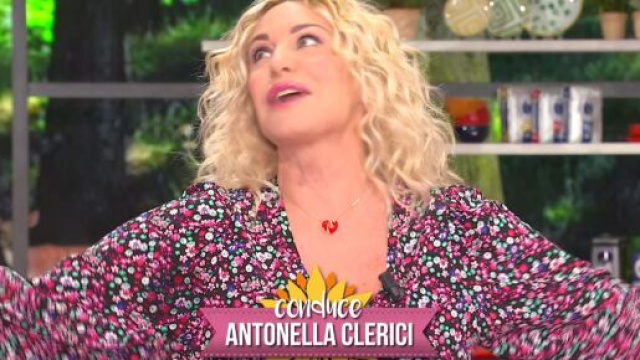 &Egrave; sempre mezzogiorno, Antonella Clerici ringrazia per il boom di ascolti.