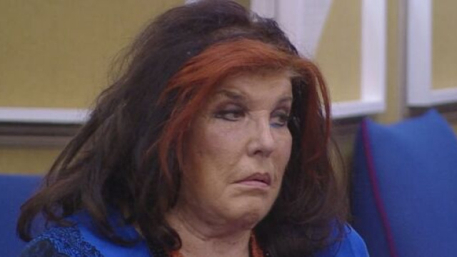 Grande Fratello Vip, Patrizia sui cattivi odori nella sua stanza: 'Non c'erano finestre'.