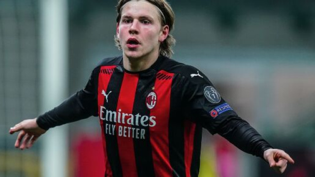 Il Milan recupera il doppio svantaggio e vince con un poker, brilla Hauge - foto di: acmilan.com