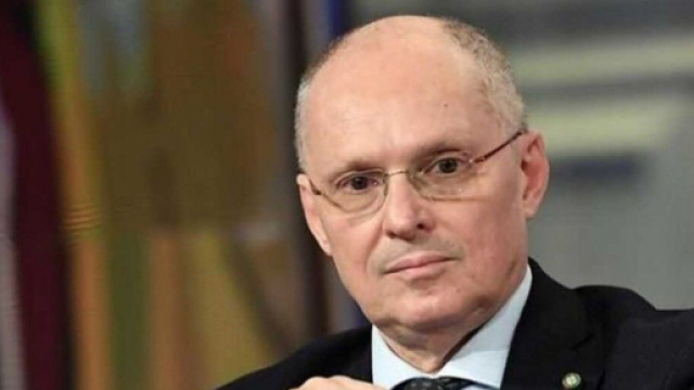 Walter Ricciardi sul vaccino: 'Non dar&agrave; immunit&agrave; permanente'.