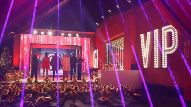 Gf Vip, anticipazioni di Capodanno: tra gli ospiti Fausto Leali, i The Kolors, Valeria Marini e Rita Rusic.