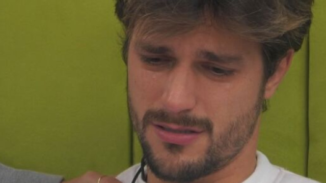 Grande Fratello Vip, Zelletta in crisi per il presunto tradimento: 'Voglio sapere di pi&ugrave;'.