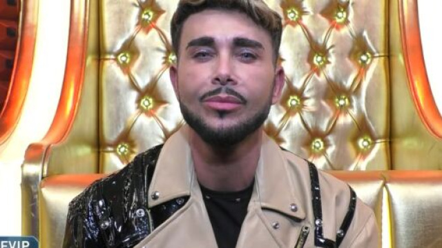 Grande Fratello Vip: Giacomo si sarebbe preso una cotta per Tommaso.