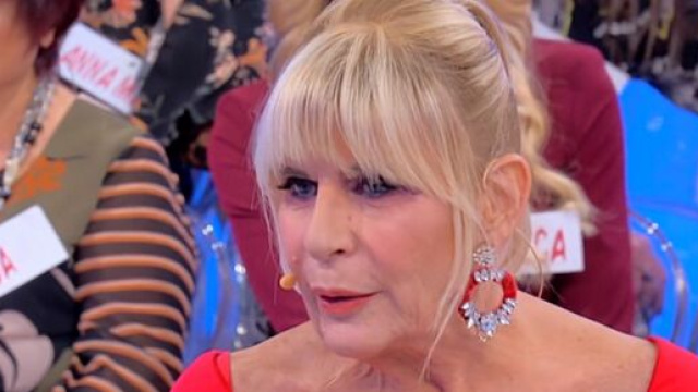 Uomini e donne, Gemma gi&agrave; 'cotta' di Maurizio: 'Mi piace davvero, Valentina non &egrave; sincera'.