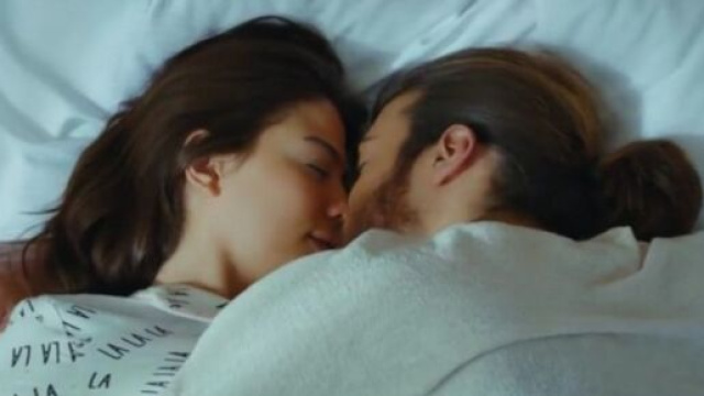 DayDreamer, trama 13/12: il maggiore dei Divit invita l'aspirante scrittrice in camera.