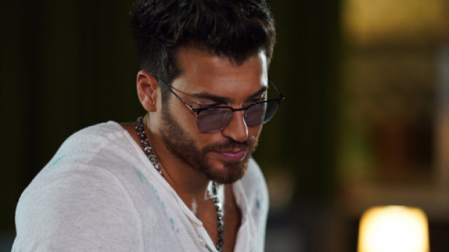 Dopo DayDreamer, Can Yaman potrebbe tornare in Italia con una soap dal nome Mr Wrong