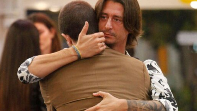 Grande Fratello Vip, Francesco scrive un messaggio per Tommaso: 'Mi manchi'.