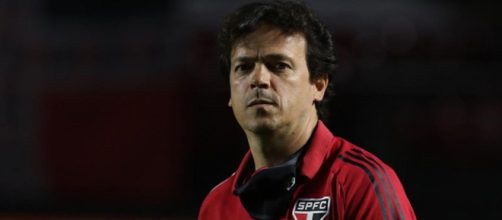 Fernando Diniz tem dez jogadores pendurados com dois cart&otilde;es amarelos. (Arquivo Blasting News)