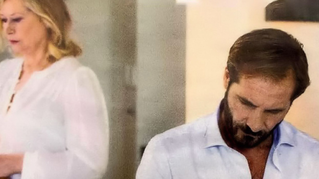 Un posto al sole: Barbara (Mariella Valentini) e Alberto (Maurizio Aiello).