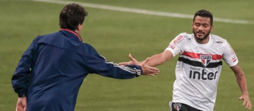 S&atilde;o Paulo de Fernando Diniz mostra consist&ecirc;ncia na briga pelo Brasileir&atilde;o. (Arquivo Blasting News)