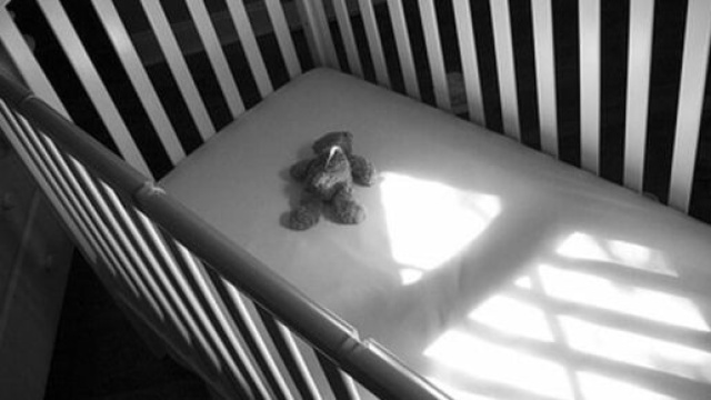 Lecce: un bimbo di cinque mesi &egrave; deceduto nella sua culla in una palazzina di Casarano.