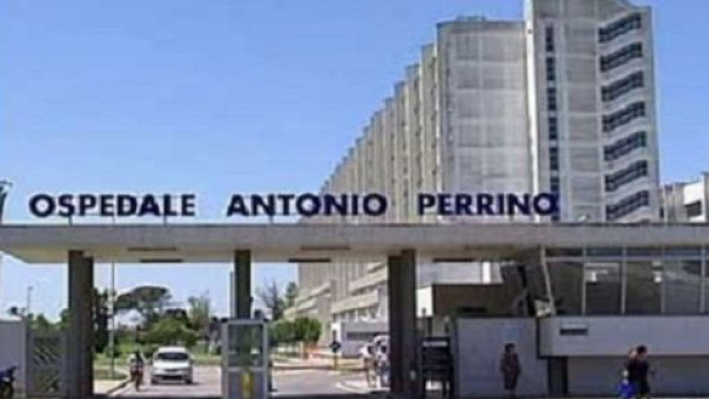Brindisi: aggrediscono i medici in sala operatoria e interrompono l'intervento al Perrino.