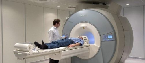 Equipo patra eliminar los temblores de la enfermedad de Parkinson