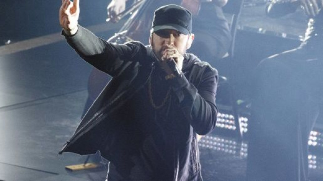 Eminem a perform&eacute; 'Lose Yourself' aux Oscars 2020, 17 ans apr&egrave;s son Oscar. Credit: Capture Youtube