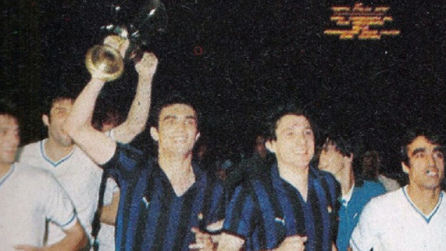 Inter-Napoli 2-1, finale della Coppa Italia 1977/78: giro d'onore per i nerazzurri.