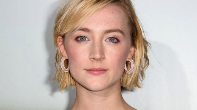 Tagli di capelli: la frangia corta per l'inverno.