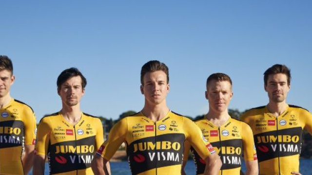 Tom Dumoulin tra le stelle della Jumbo Visma